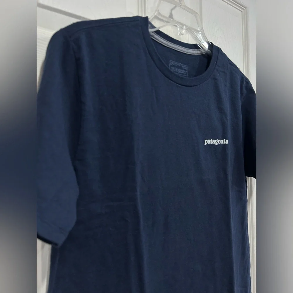 Patagonia Men's Small Fitz Roy Icon Responsibili-Tee T-Shirt New Navy Blue NWT